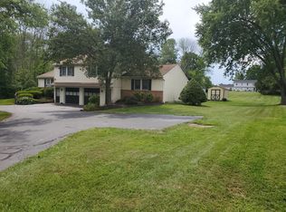 2499 Rhoads Rd, Gilbertsville, PA 19525