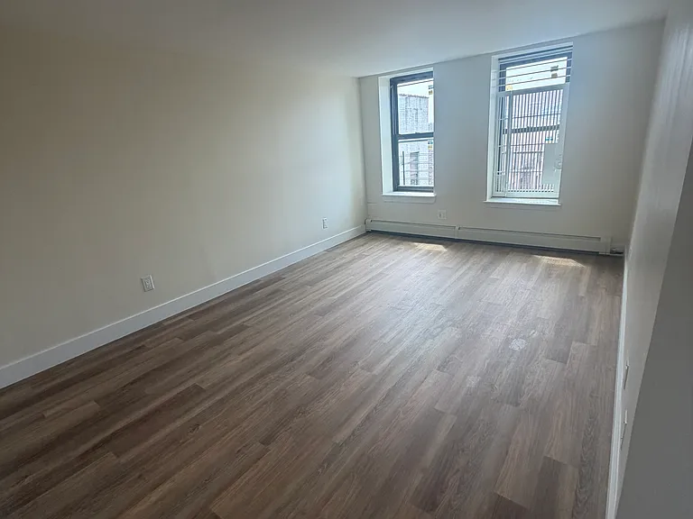 686 Beck St #5C — Photo 2