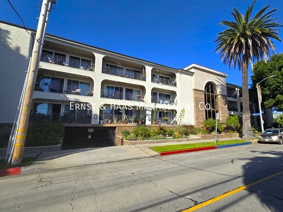 Lovely 1-Bedroom Condo in Prime Belmont Heights Location! — Photo 2