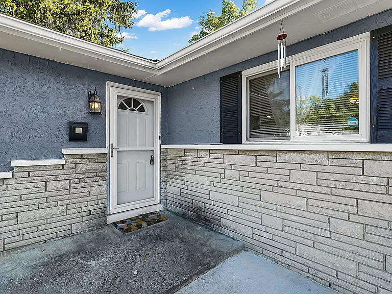 272 Collingwood Ave — Photo 22