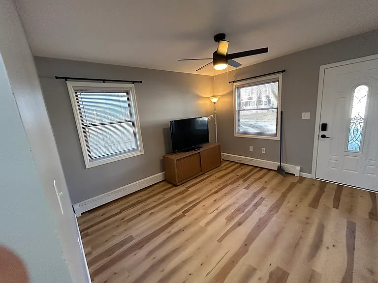 4 S Franklin St #B — Photo 4
