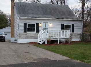 901 Buena Vista Dr, Round Lake Beach, IL 60073