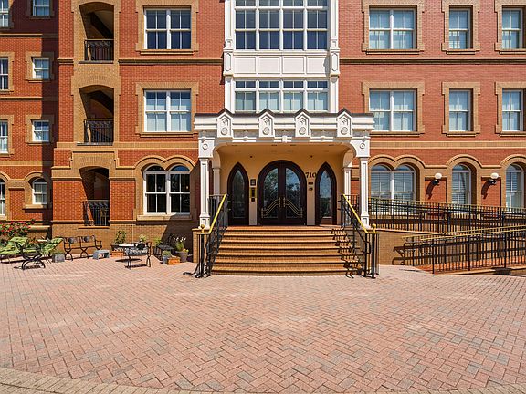 3rd image of 710 Independence Pl Unit 104