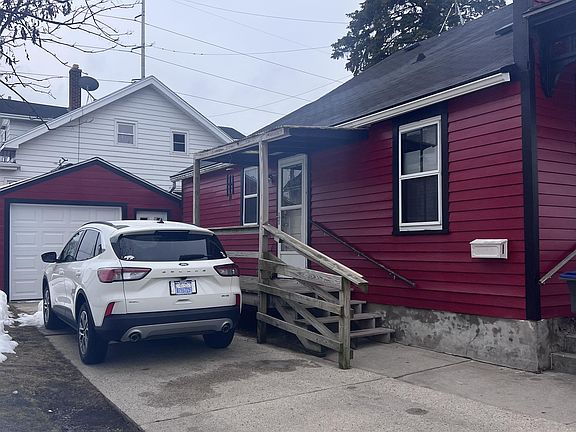 2nd image of 1633 Illinois Ave