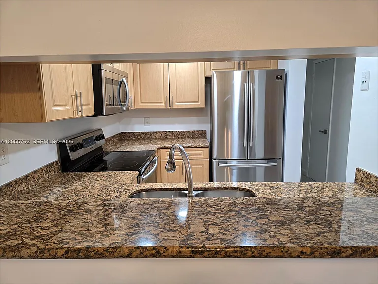 12230 SW 16th Ter #J-102 — Photo 10