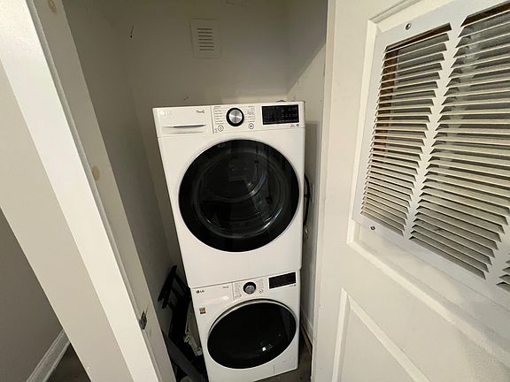 4th image of 5206 Bergenline Ave #13E