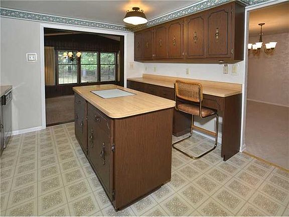 3rd image of 4002 Sloanwood Dr