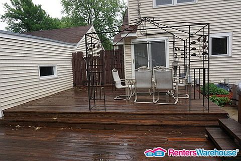 5th image of 7424 Fremont Ave S