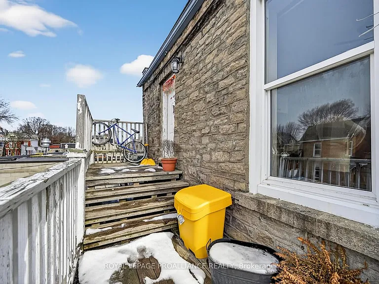 2 King St E #42 — Photo 10