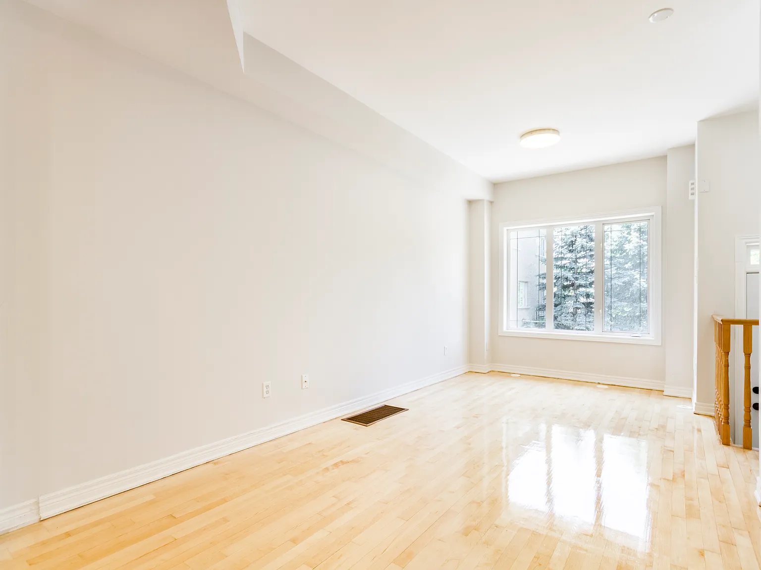 3 bed, 2.5 bath, 1450 sqft, $3,400 — Photo 4