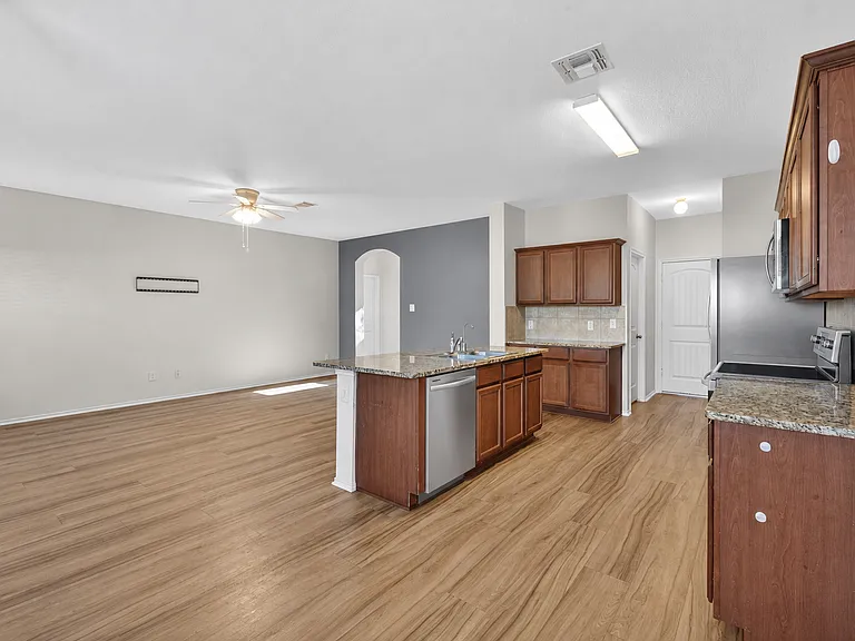 1702 Wild Rye Cir — Photo 14