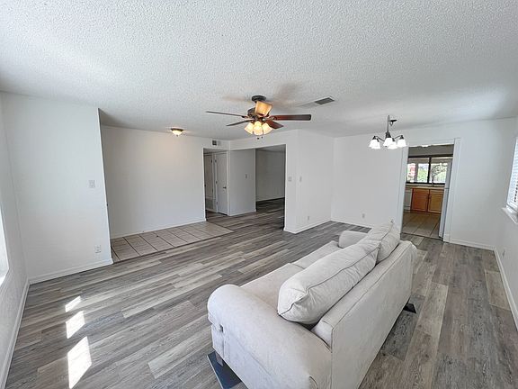 5th image of 7205 Avenida La Costa NE
