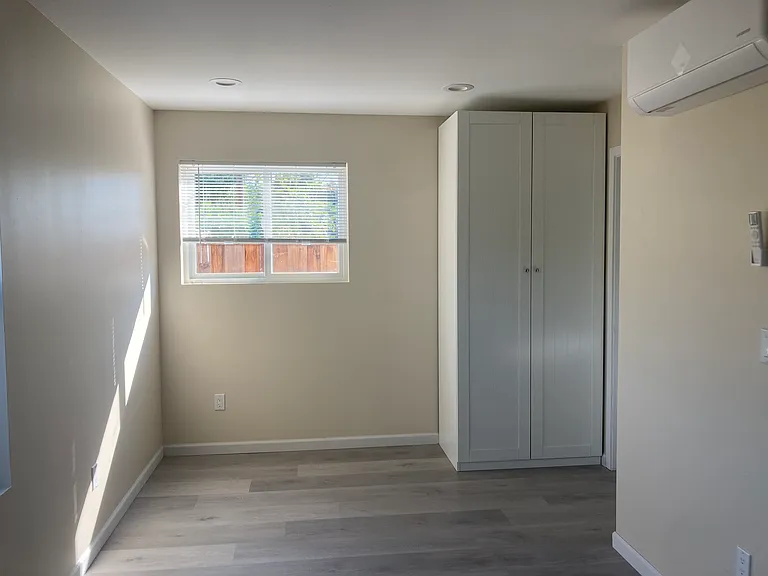 1822 Eisenhower Dr #B — Photo 7
