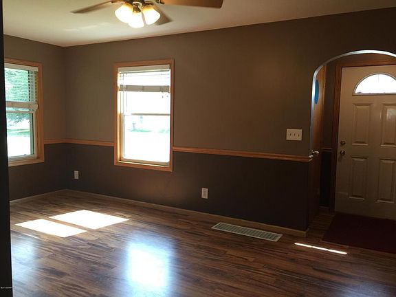 3rd image of 413 Ulstad Ave