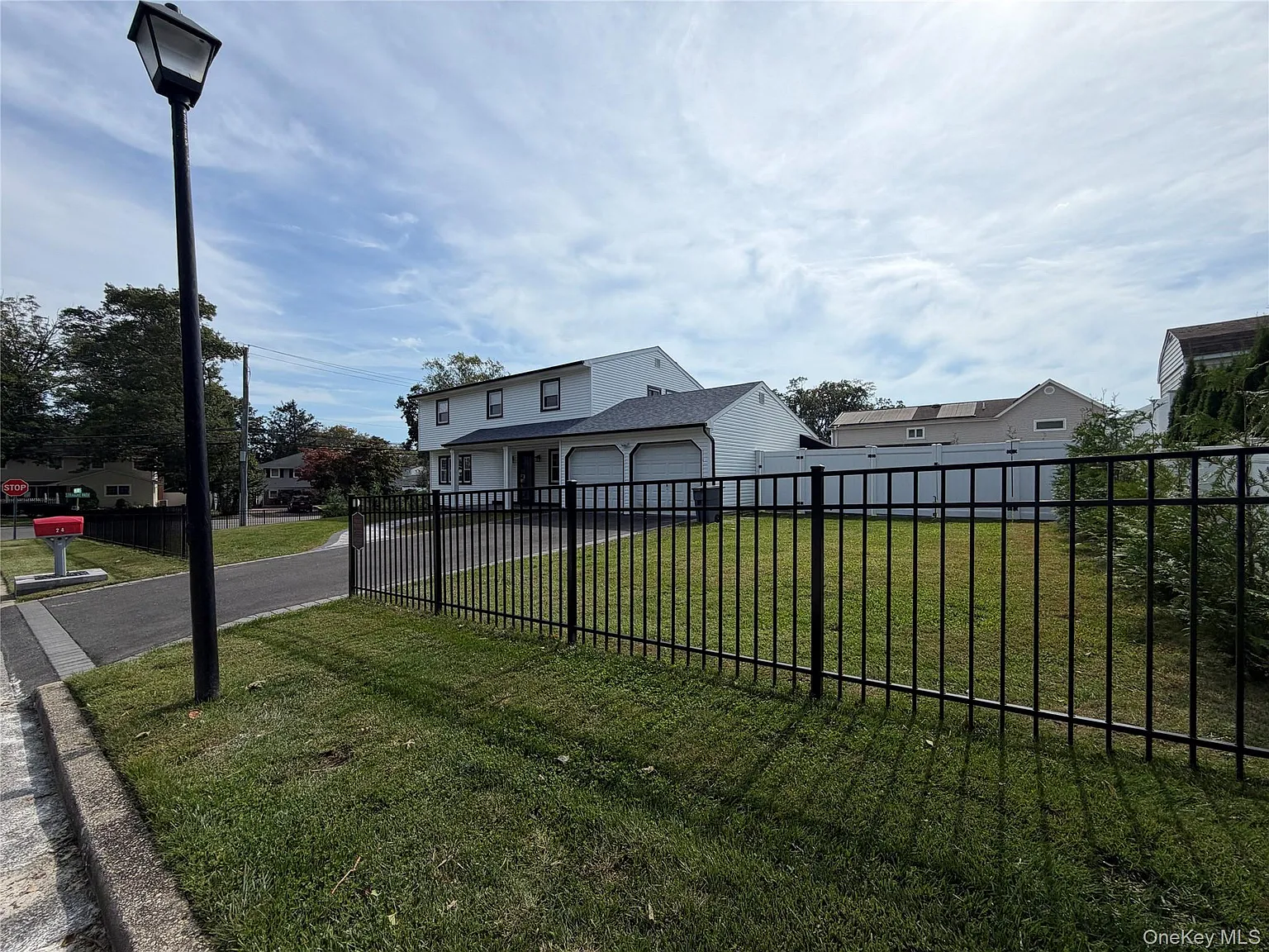 5 bed, 2.5 bath, 2200 sqft, $8,200 — Photo 1