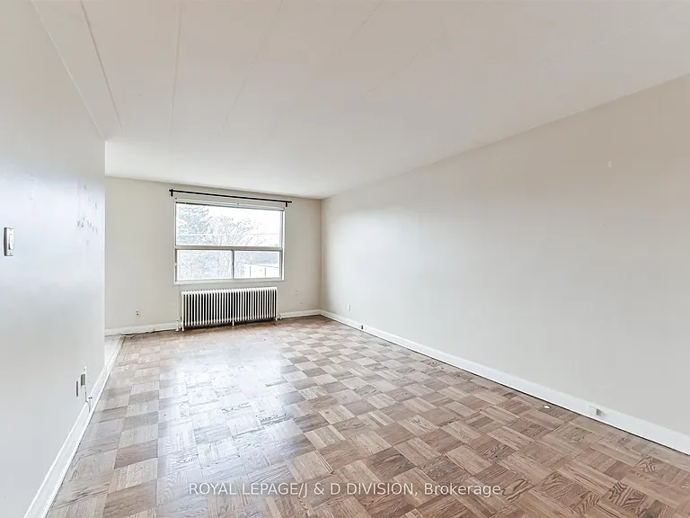 325 Sammon Ave #204 — Photo 3