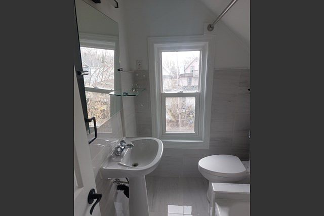 2nd image of 151 Albert St W Unit 3