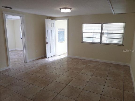 5th image of 2407 5th Avenue Dr E