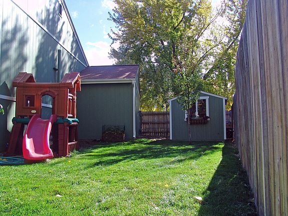 Backyard (photo 2) Backyard has producing fruit trees!