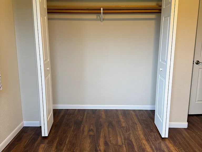 1079 Hilltop Dr — Photo 14