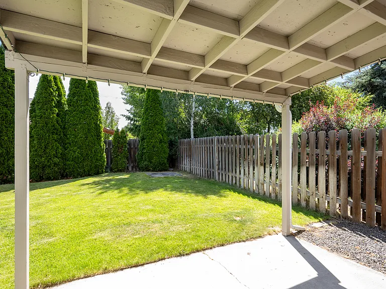 748 NE Mason Rd — Photo 32