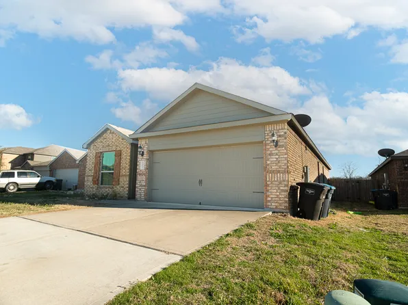 6001 Royal Gorge Dr, Fort Worth, TX 76179