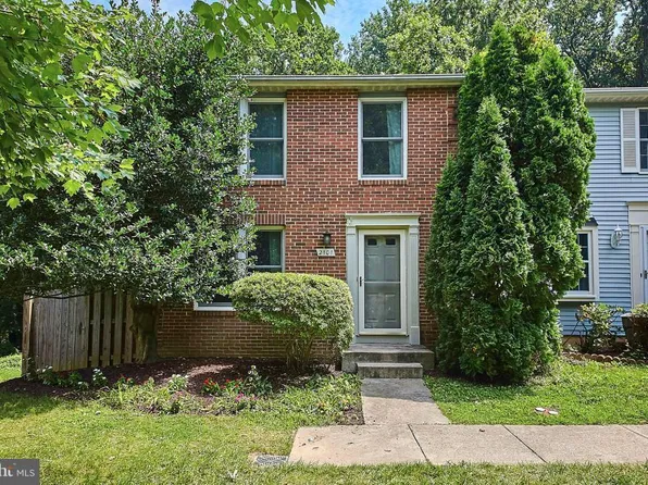 2101 Preston Square Ct, Falls Church, VA 22043