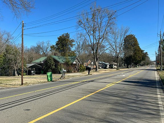 3rd image of 1306 Ashville Rd