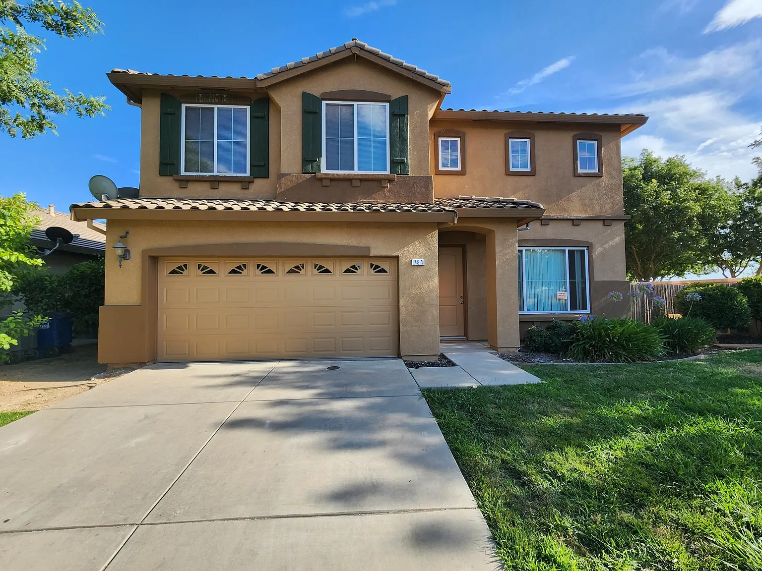 5 bed, 2834 sqft, $2,875 — Photo 1