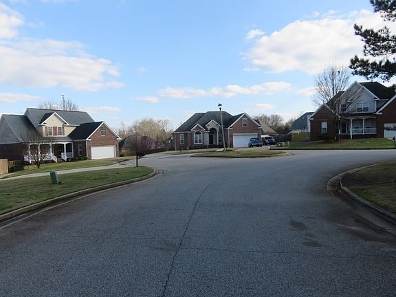4th image of 916 McMillan Cir