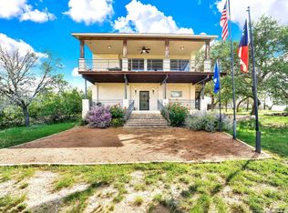 518 Park, Bandera, TX 78003