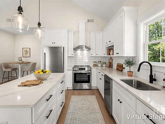4th image of 1410 Le Grand Street