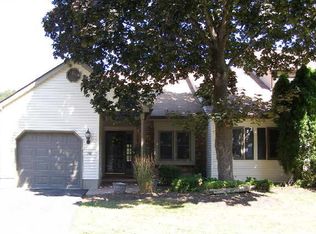 30 Goldfinch Dr, Hackettstown, NJ 07840