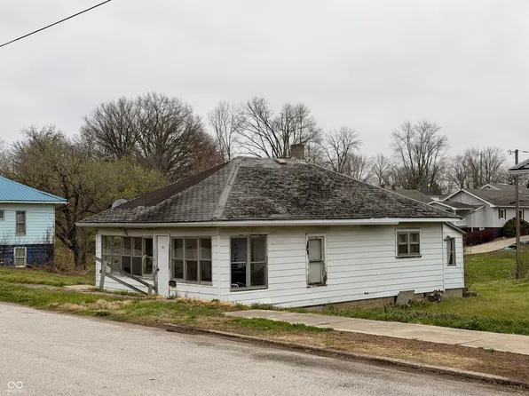 1004 N Washington St, Bicknell, IN 47512