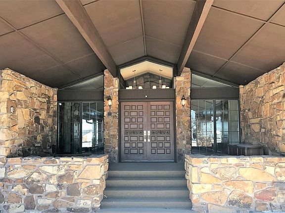 2nd image of 1261 Aspen Ln