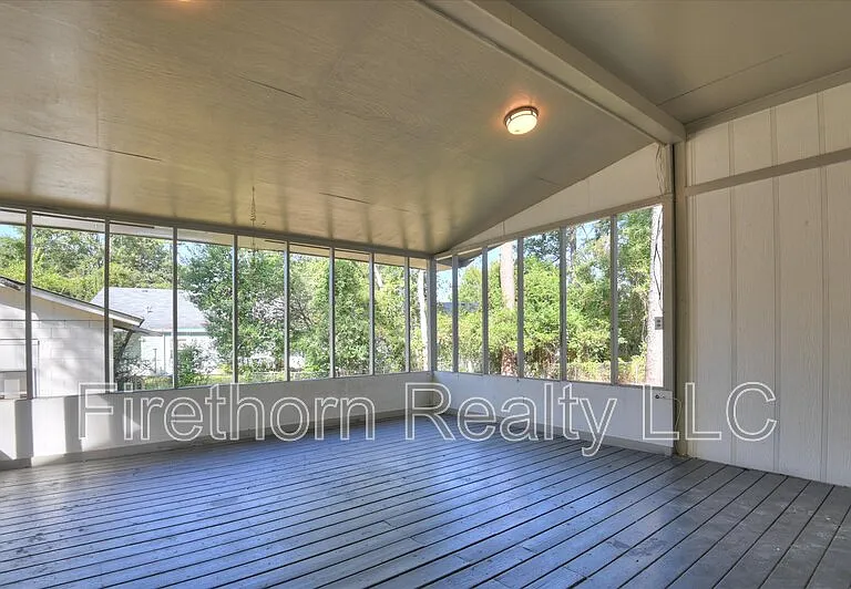 2349 Henry Cir — Photo 33