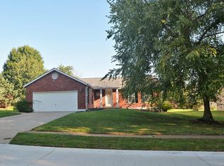 835 Palm Bay Dr, Ballwin, MO