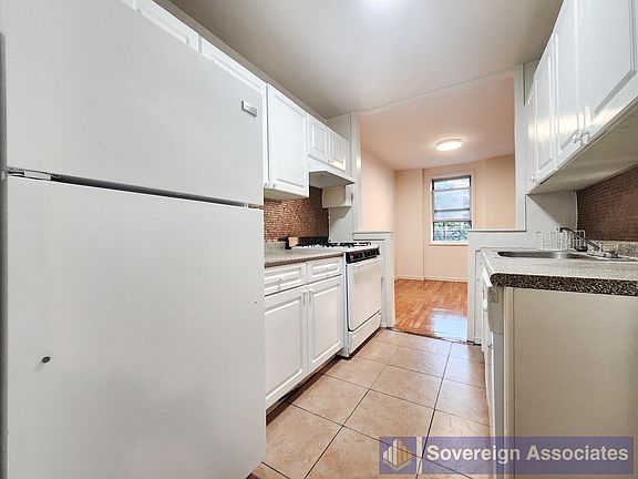 4th image of 3555 Oxford Ave APT 3C