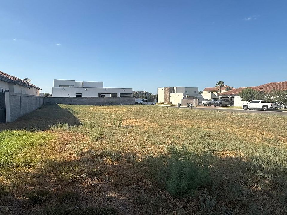 1st image of 2920 Dickinson Dr