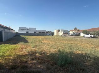 2920 Dickinson Dr, Laredo, TX 78041