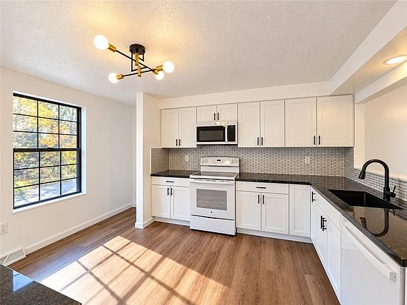 5th image of 124 Old English Rd