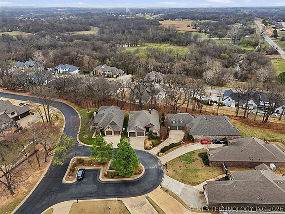 5th image of 647 E Huntsville Pl