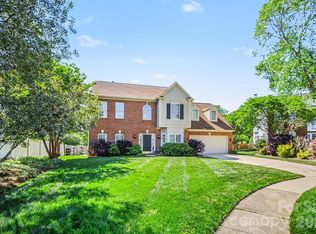 608 Eden Wood Ct, Matthews, NC 28105