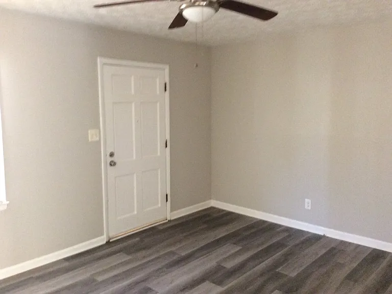 6774 Valley Hill Ct — Photo 10