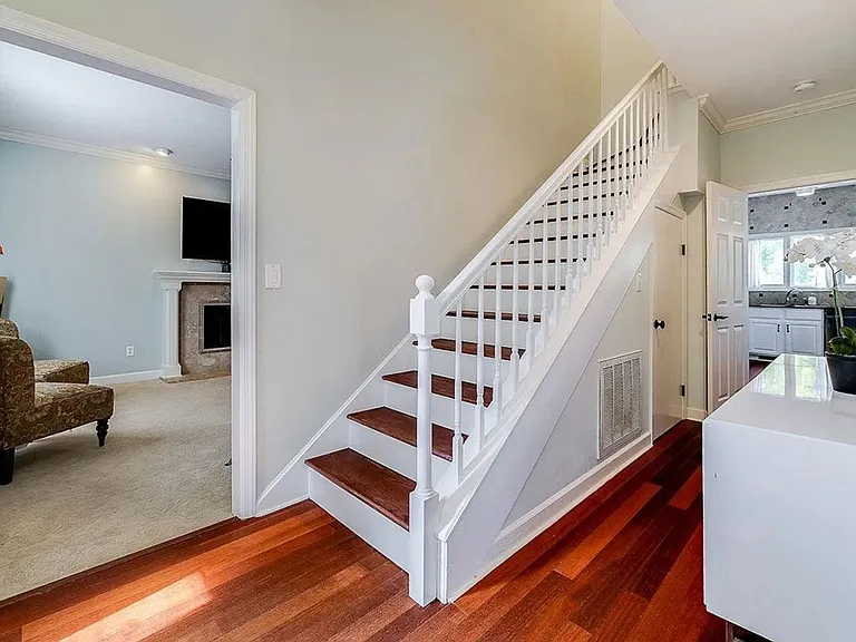 113 Cypress Dr — Photo 10