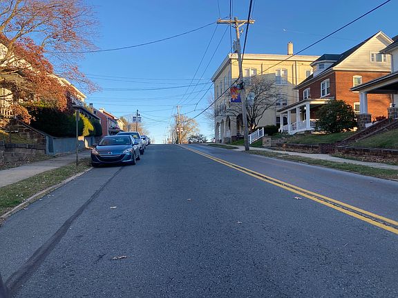 4th image of 502 E Main St