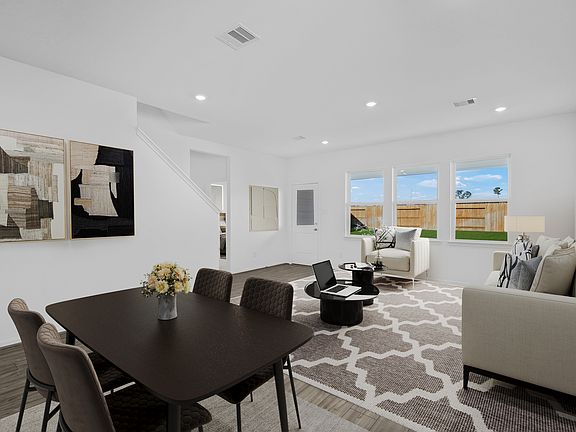4th image of 26711 Plain Glee St