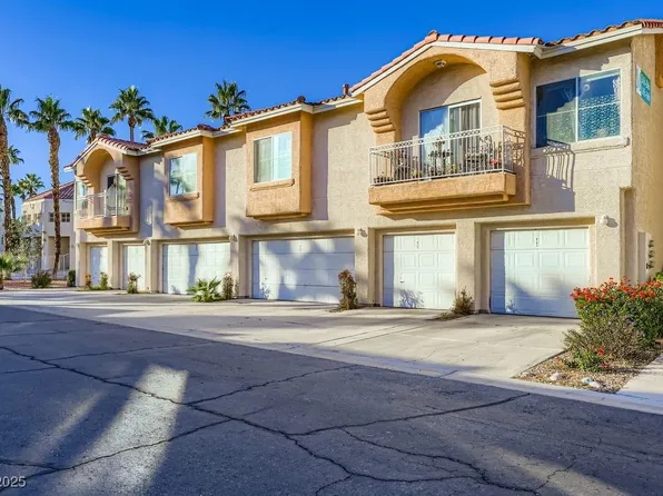 5000 Red Rock St APT 165, Spring Valley, NV 89118