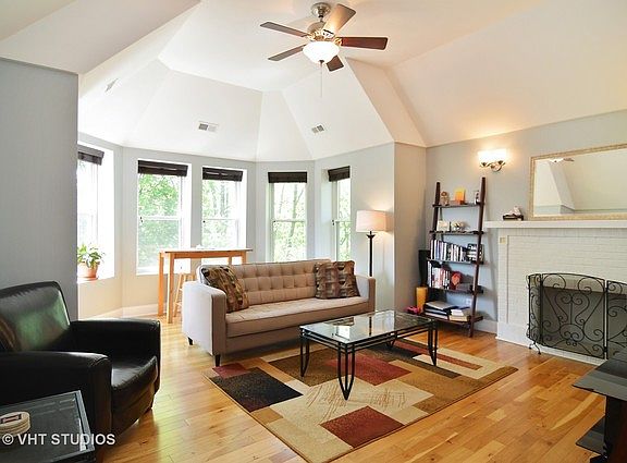 2nd image of 4953 N Saint Louis Ave #3
