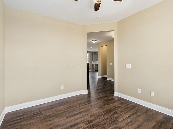 4th image of 857 Admiral Dr